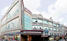 Hotel Puneet International